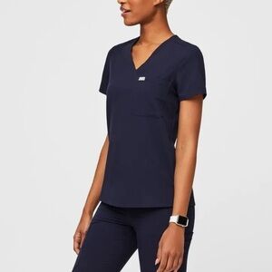 Figs Woman's Black Plus-Size Catarina Medical Scrub Top Sz XXL